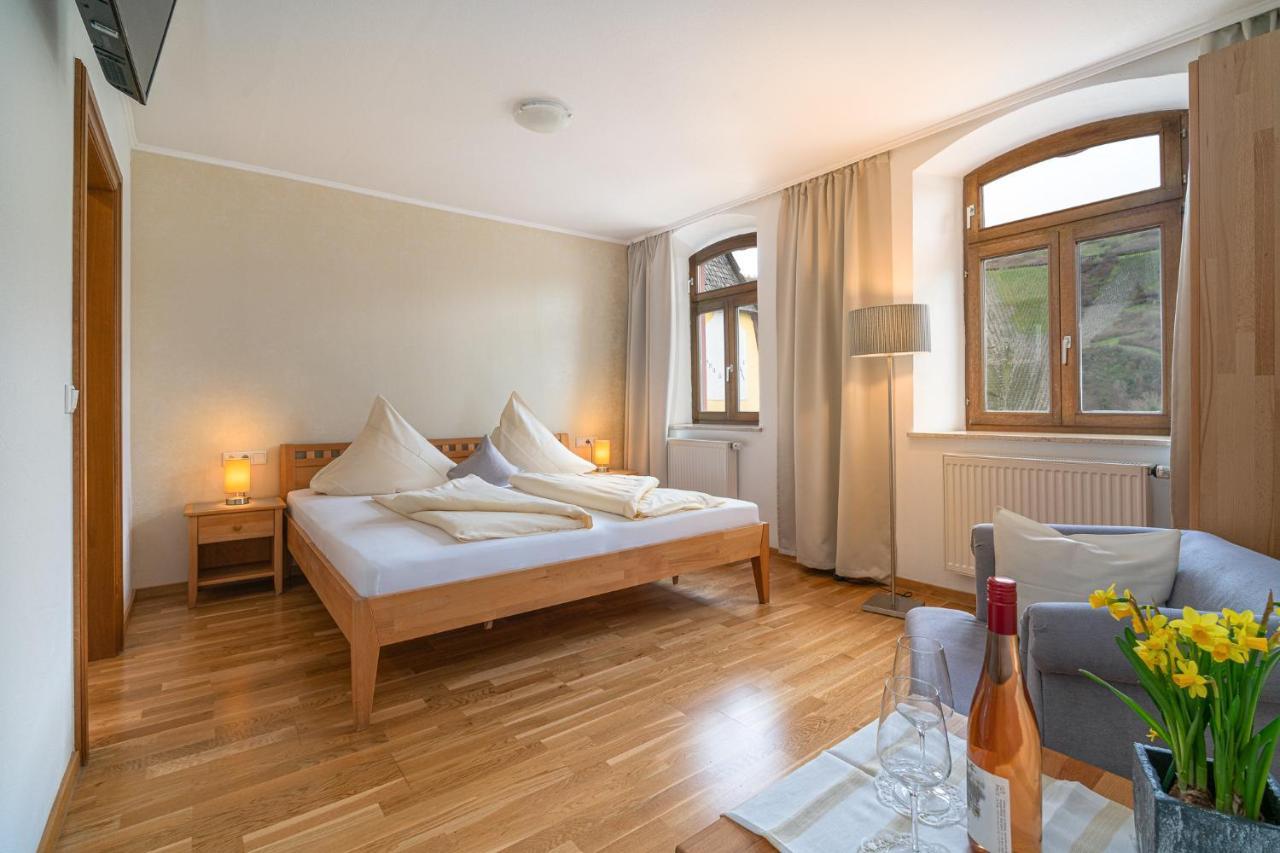 Hotel- Weingut- Moselloreley พิสพอร์ต ภายนอก รูปภาพ