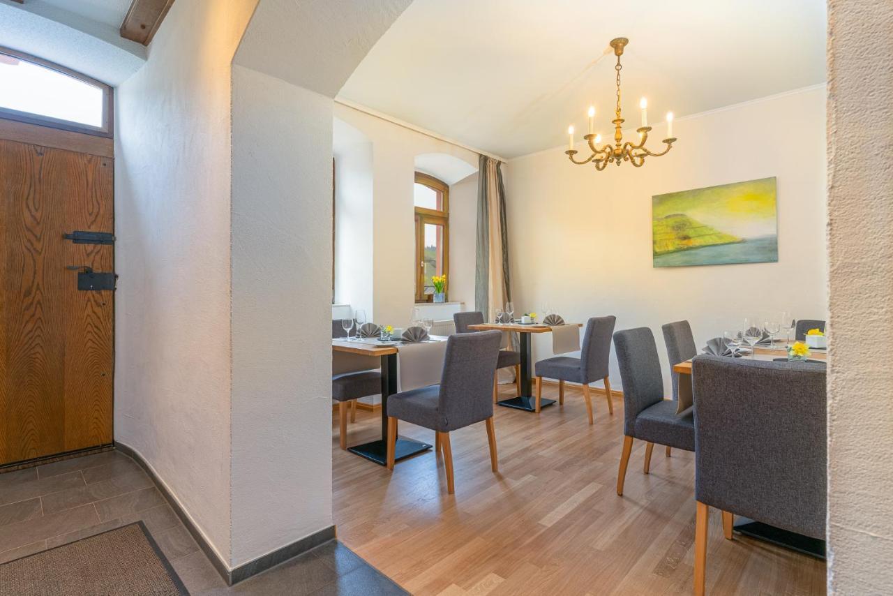 Hotel- Weingut- Moselloreley พิสพอร์ต ภายนอก รูปภาพ