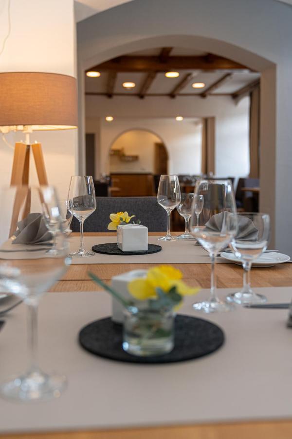 Hotel- Weingut- Moselloreley พิสพอร์ต ภายนอก รูปภาพ
